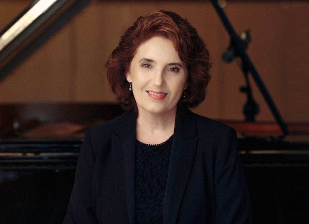 Pianist Louise Bessette image