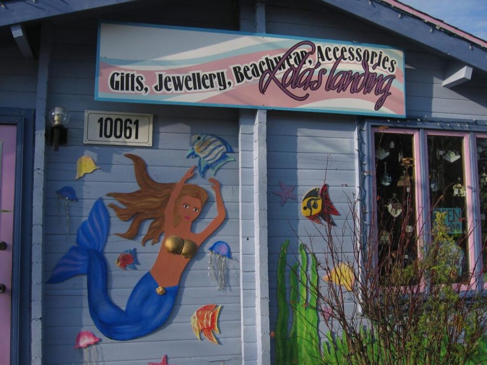 Lola's Landing image