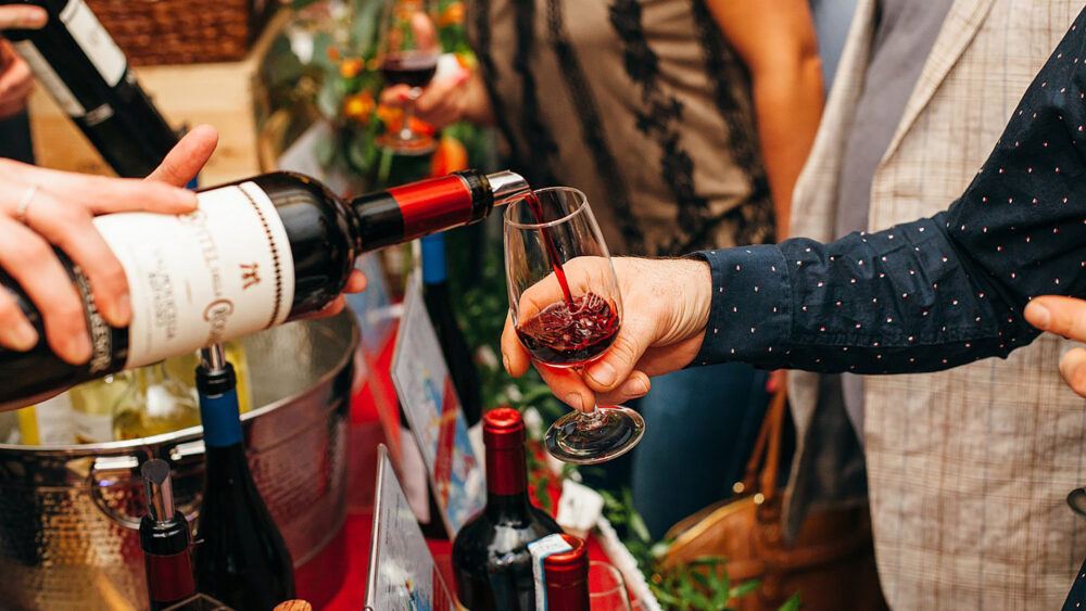 Show Your Badge and Save 10% on a Wine Enthusiast Tour! image